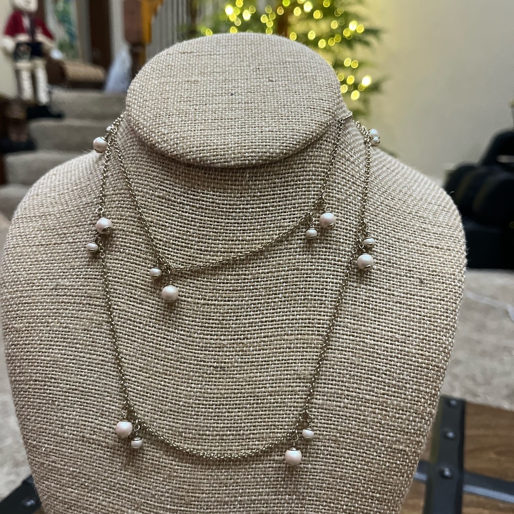 Ann Taylor Gold Necklace with Cream Pearls